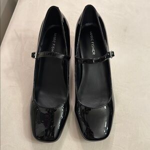 Marc Fisher black patent Mary Jane heels sz 8